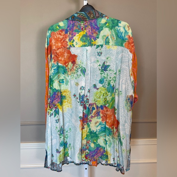 John Mark NWT 3X Button Down Blouse Top Embroidered Roll Tab Sleeves Floral $139 - Picture 6 of 8